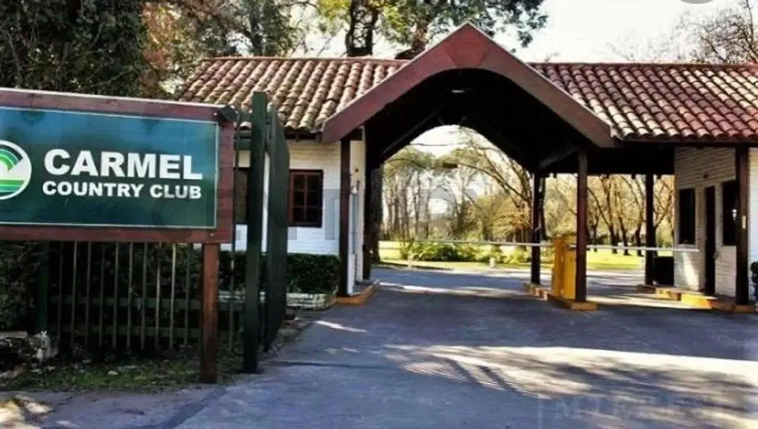 VENTA LOTE DE 3250 M2EN COUNTRY CLUB CARMEL PILAR CON AMENITIES 2