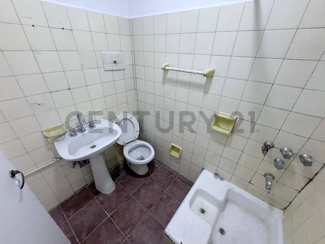 VENTA DEPARTAMENTO DE 2 AMBIENTES  EN BALVANERA MUY LUMINOSO PISO 20 8