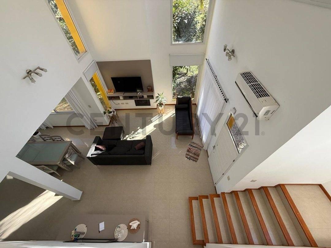 Foto de CASA EN VENTA 4 AMBIENTES LOTE 1200 M2 CON PILETA Y VISTA A LA LAGUNA, imagen 2