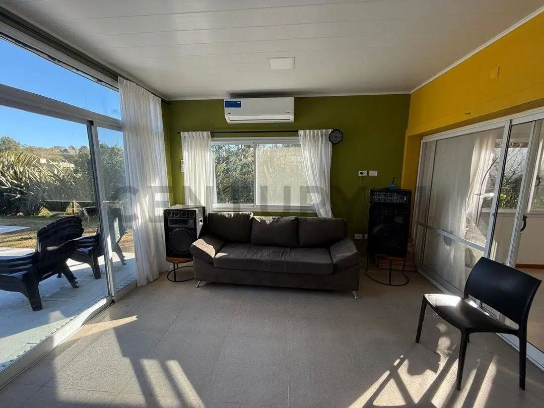 CASA EN VENTA 4 AMBIENTES LOTE 1200 M2 CON PILETA Y VISTA A LA LAGUNA POSADA DE LOS LAGOS 4