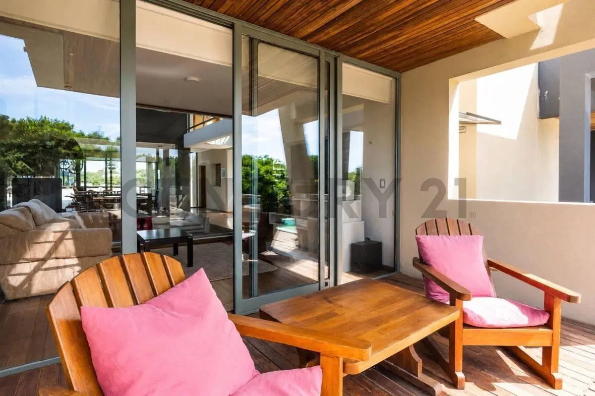 VENTA CASA EN COSTA ESMERALDA CON PSICINA, JACUZZI Y 5 SUITES 5