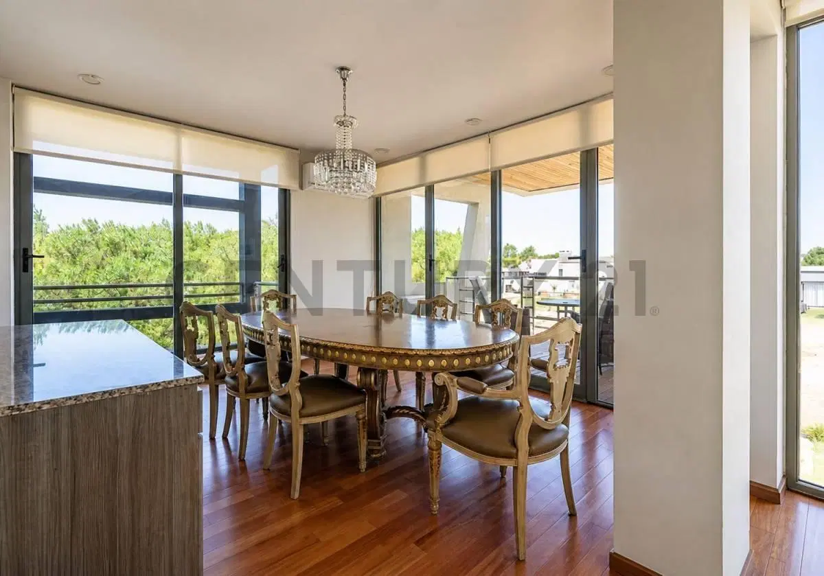 VENTA CASA EN COSTA ESMERALDA CON PSICINA, JACUZZI Y 5 SUITES 4