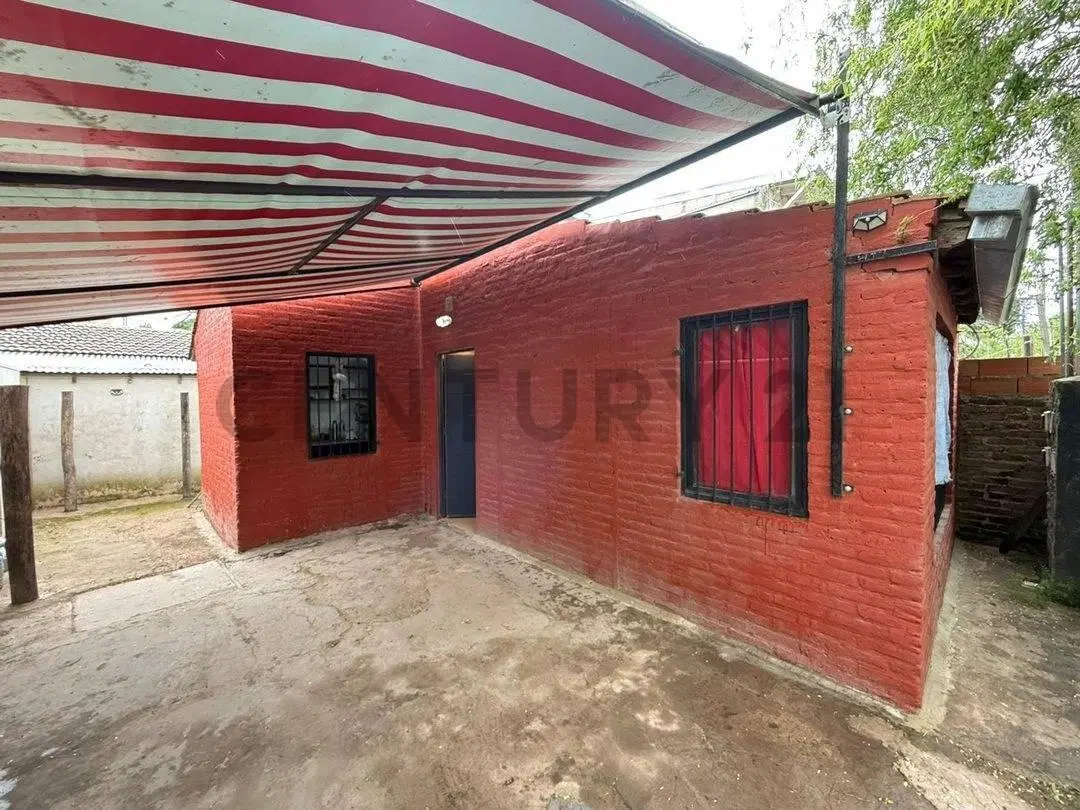 VENTA PH 3 AMB CON ENTRADA INDEPENDIENTE  Y COCH SEMICUB  EN MORENO A METROS DE RUTA 23  APTO CREDIT 3