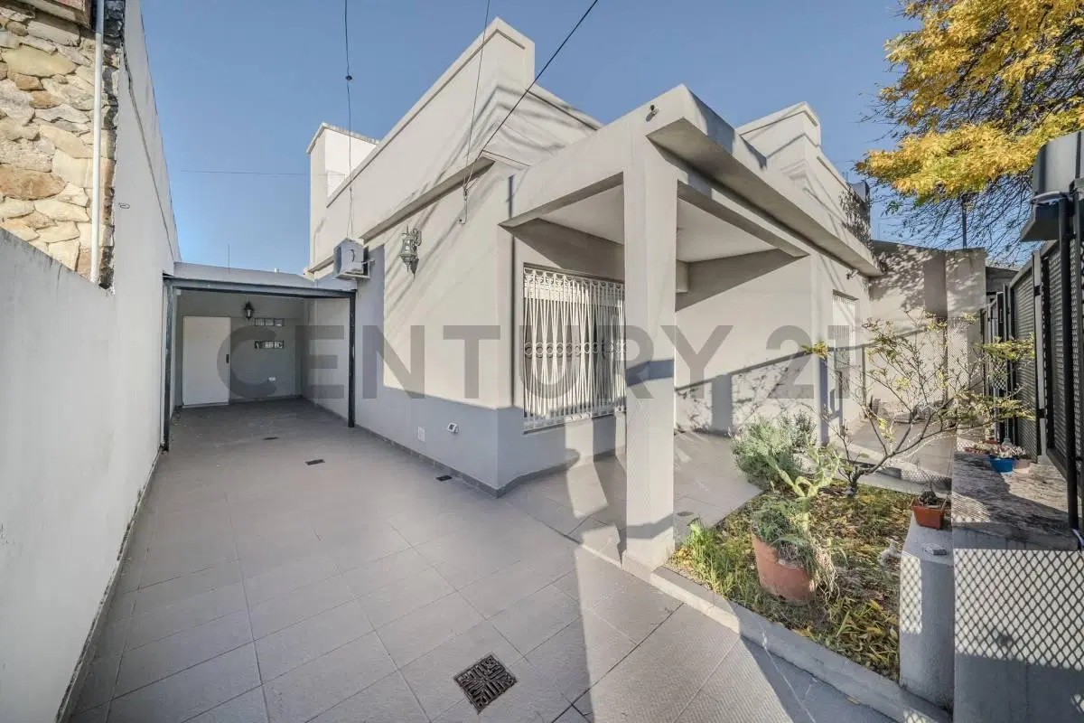 VENTA CASA 3 AMBIENTES EXCELENTE ESTADO EN HAEDO MORON 2