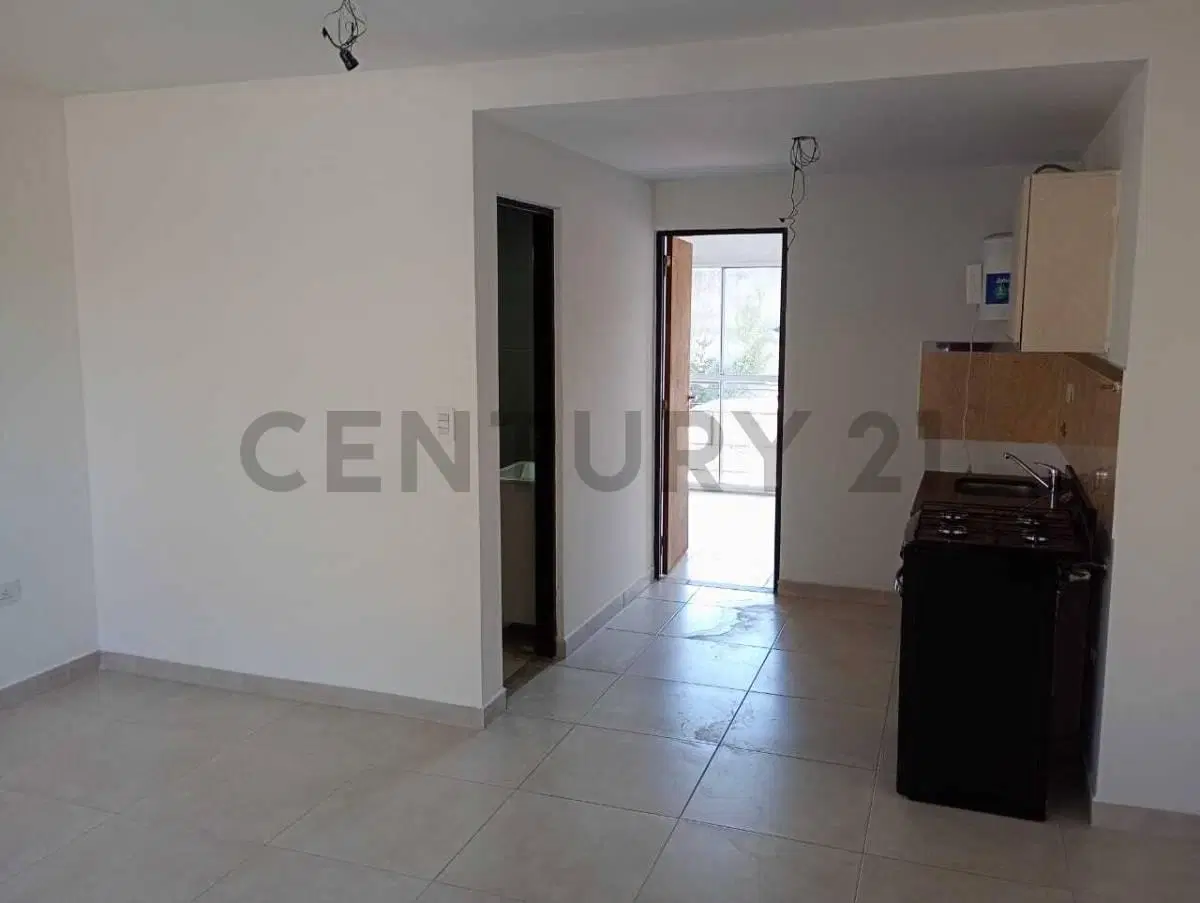 VENTA DEPTO 3 AMBIENTES CON COCHERA Y BALCÓN EN JOSÉ C. PAZ 4