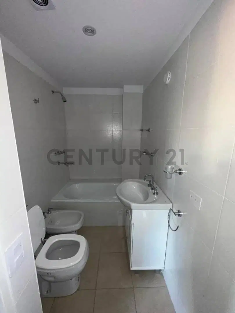 VENTA DEPTO 2 AMBIENTES CON BALCON EN SAN MIGUEL 3