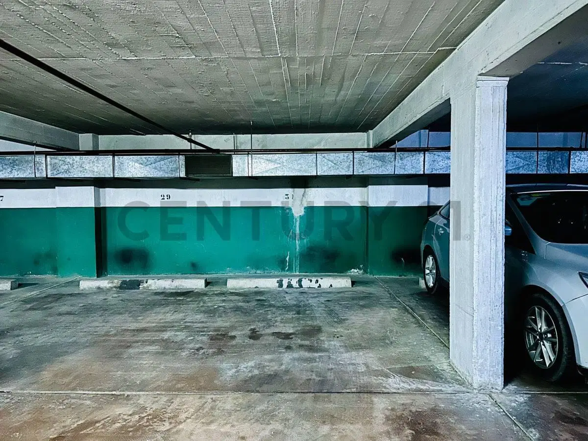 VENTA COCHERA MICROCENTRO SUIPACHA Y TUCUMAN 2