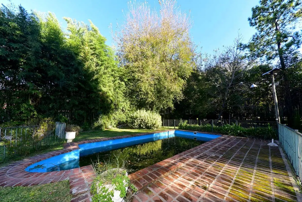 VENTA CASA ESTILO COLONIAL 5 AMBIENTES CON AMPLIO LOTE Y PILETA EN TORTUGUITAS 3