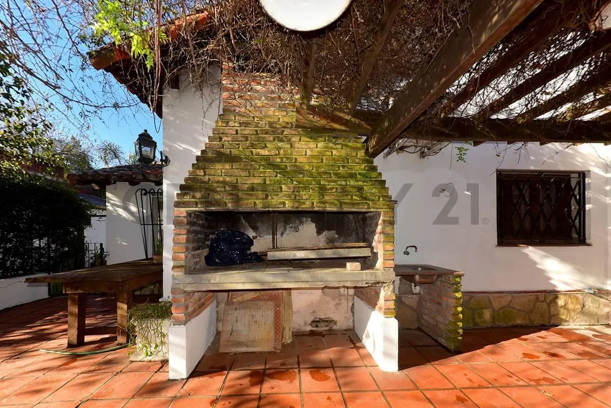 VENTA CASA ESTILO COLONIAL 5 AMBIENTES CON AMPLIO LOTE Y PILETA EN TORTUGUITAS 4