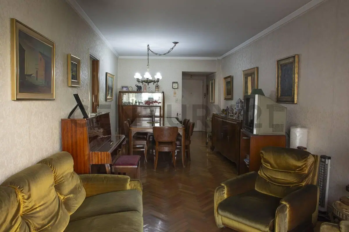 VENTA DPTO 5 AMB + DEPENDENCIA EN FLORES APTO CRÉDITO 4