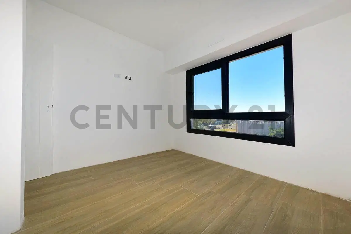 VENTA DEPTO 3 AMBIENTES CON BALCON Y COCHERA EN SAN MARTIN. 4