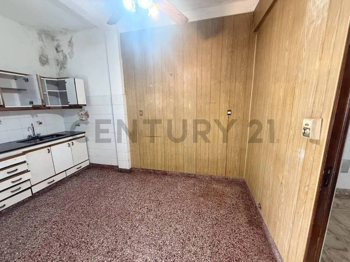 VENTA CASA 4 AMBIENTES EN 3 PLANTAS CON LOTE PROPIO DE 430 M2 PILETA JOSE L SUAREZ 2