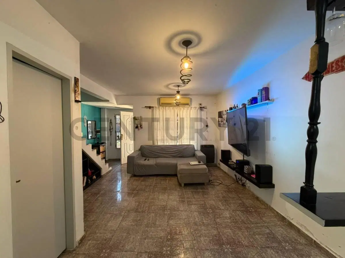 VENTA PH TIPO DUPLEX 3 AMBIENTES CON COCHERA Y PATIO EN JOSE C PAZ 5