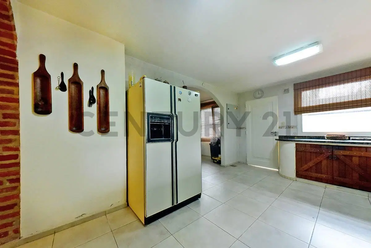 VENTA CASA QUINTA 5 AMBIENTES CON PILETA GALERIA PARRILLA COCHERA EN TRISTAN SUAREZ 4