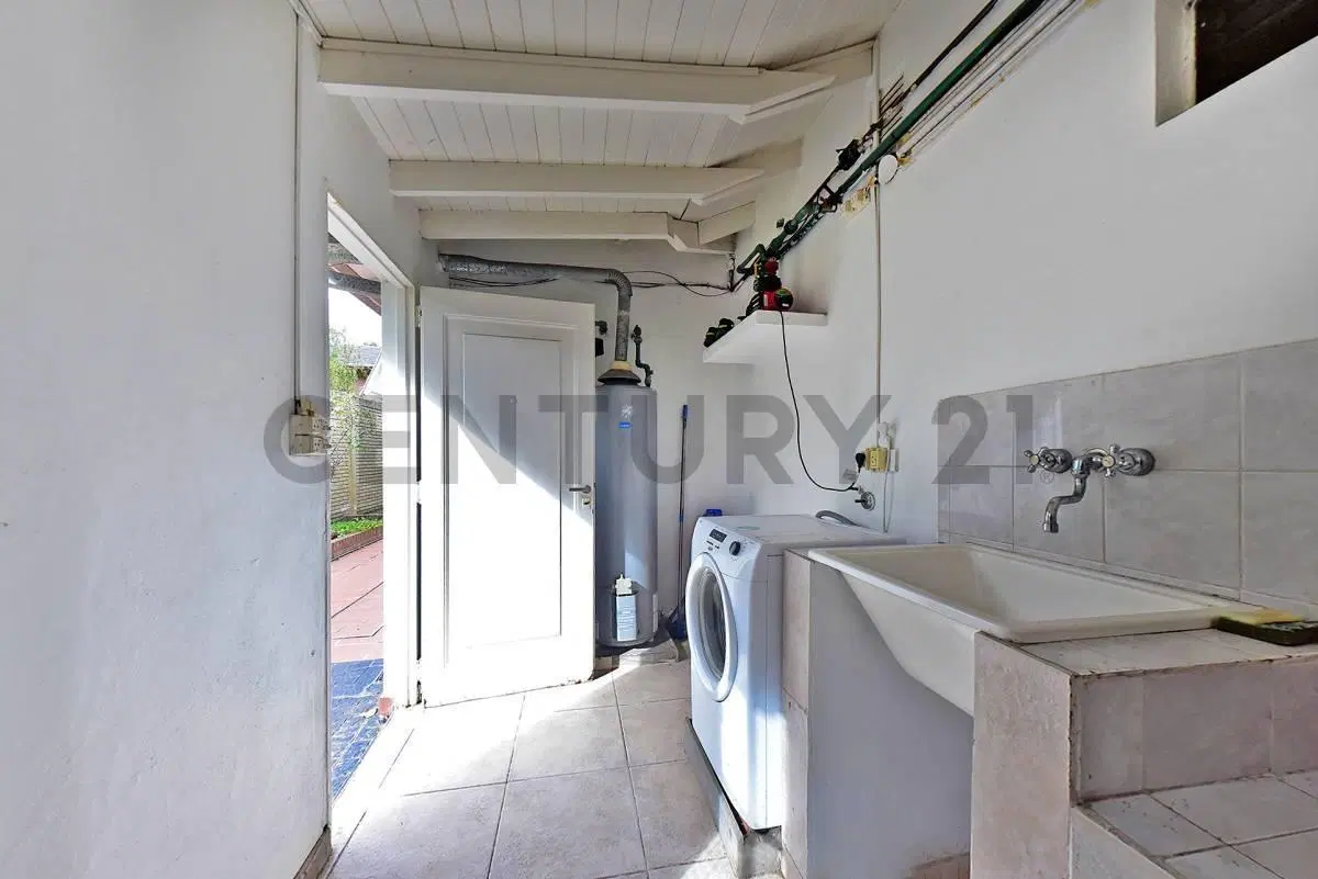 VENTA CASA QUINTA 5 AMBIENTES CON PILETA GALERIA PARRILLA COCHERA EN TRISTAN SUAREZ 5