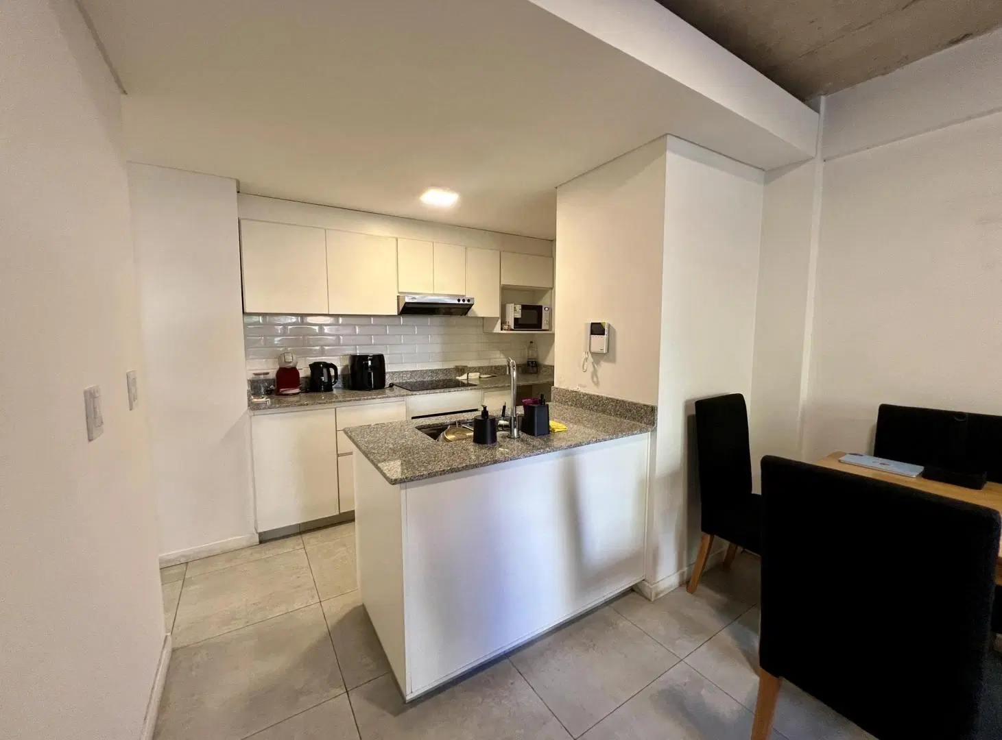 VENTA DEPARTAMENTO MONOAMBIENTE C/ BALCÓN CASTELAR 4