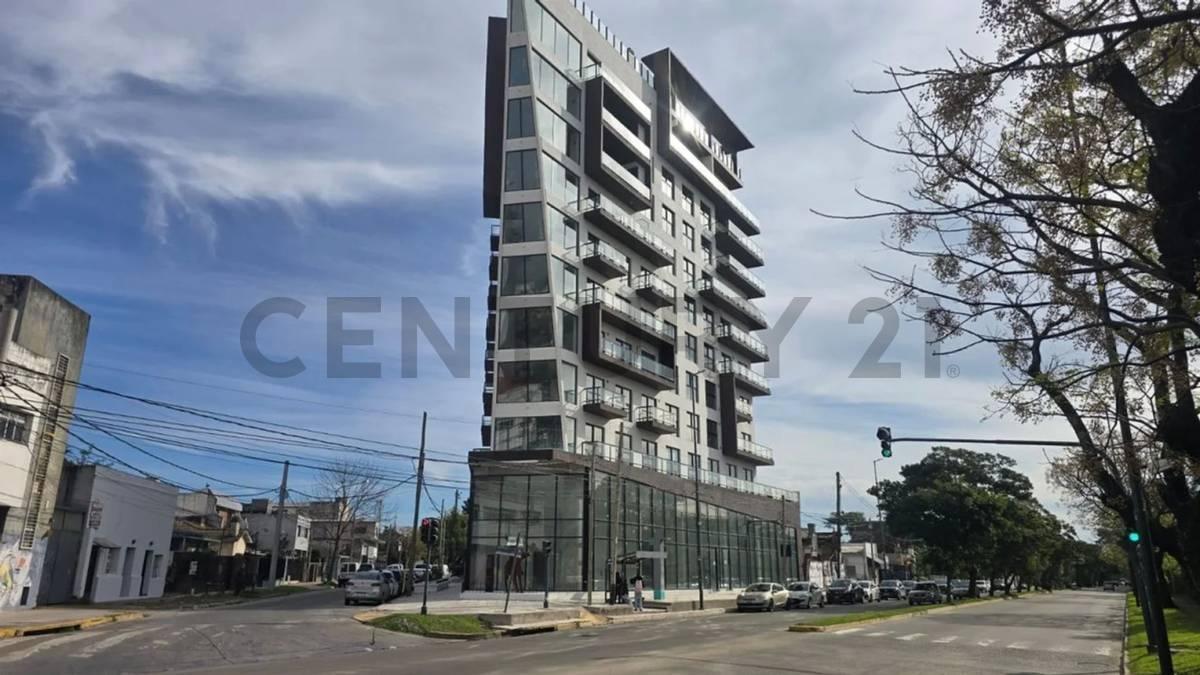 VENTA DEPARTAMENTO 3 AMBIENTES CON BALCON HURLINGHAM CENTRO EDIFICIO DEPARC POLO CON FULL AMENITIES