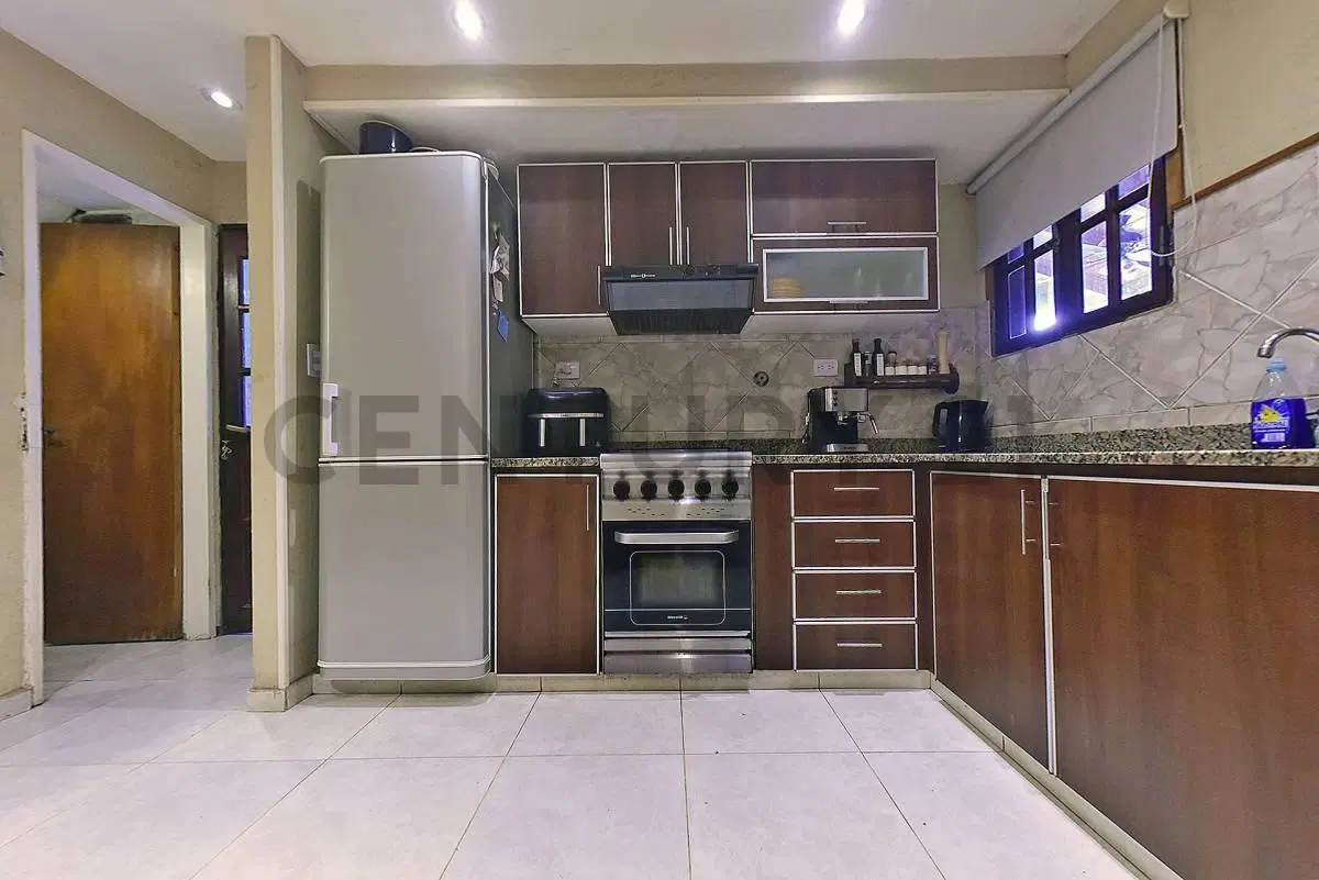 VENTA CASA 5 AMBIENTES CON PILETA, QUINCHO Y JARDÍN EN HURLINGHAM 2