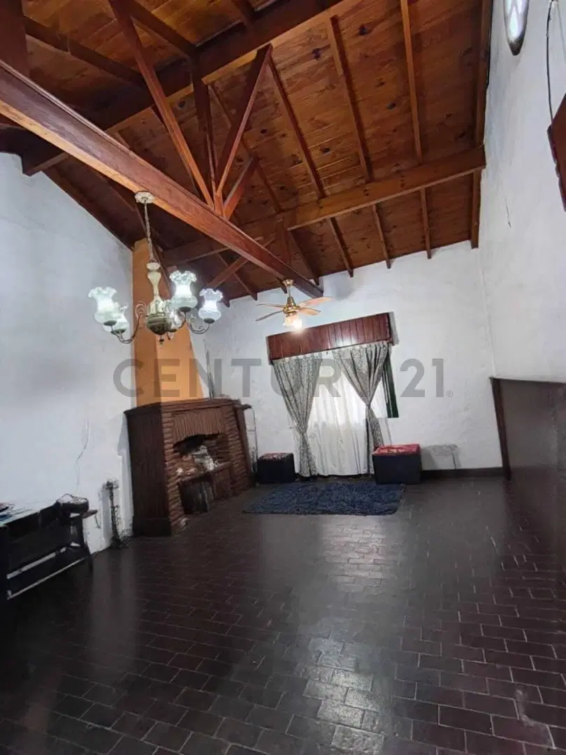 VENTA CASA QUINTA 5 AMBIENTES-QUINCHO-PILETA-PARQUE-BARRIO CERRADO-CARLOS SPEGAZZINI 4