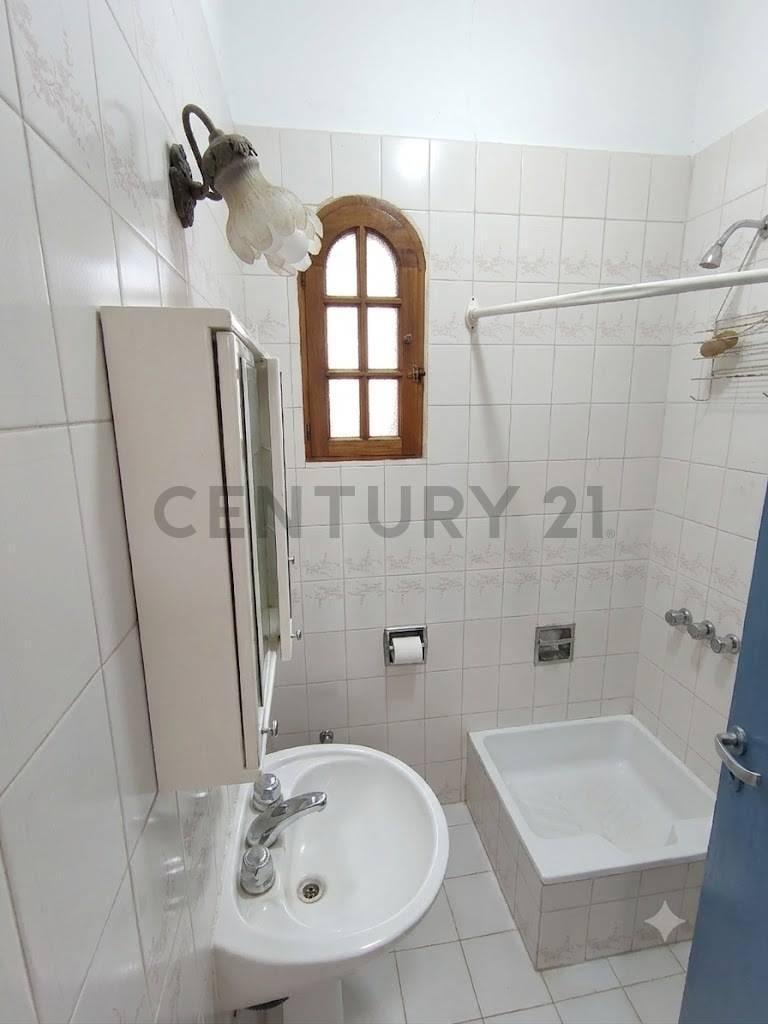VENTA CASA QUINTA 5 AMBIENTES-QUINCHO-PILETA-PARQUE-BARRIO CERRADO-CARLOS SPEGAZZINI