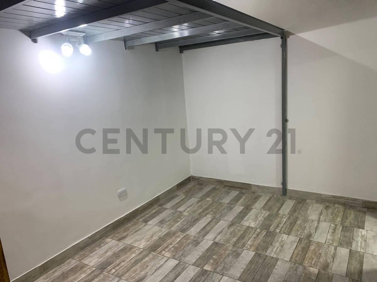 Foto de ALQUILER "2 Ambientes con patio privado y todos los servicios incluidos, imagen 2