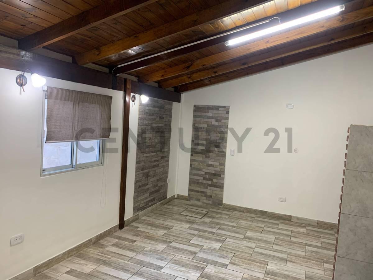 Foto de ALQUILER "2 Ambientes con patio privado y todos los servicios incluidos, imagen 5