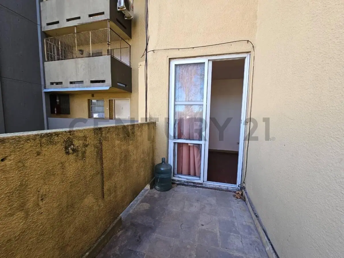 Venta Departamento 3 ambientes a refaccionar en Complejo Albarellos 3