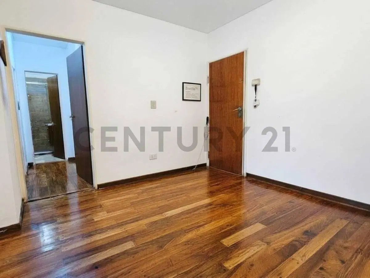 Venta 3 Ambientes reciclado con cochera en Palermo 3