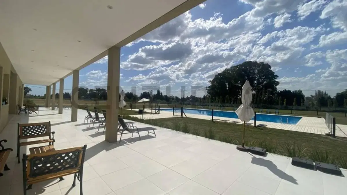 Lote en exclusivo Barrio Fincas Joven San Vicente 2