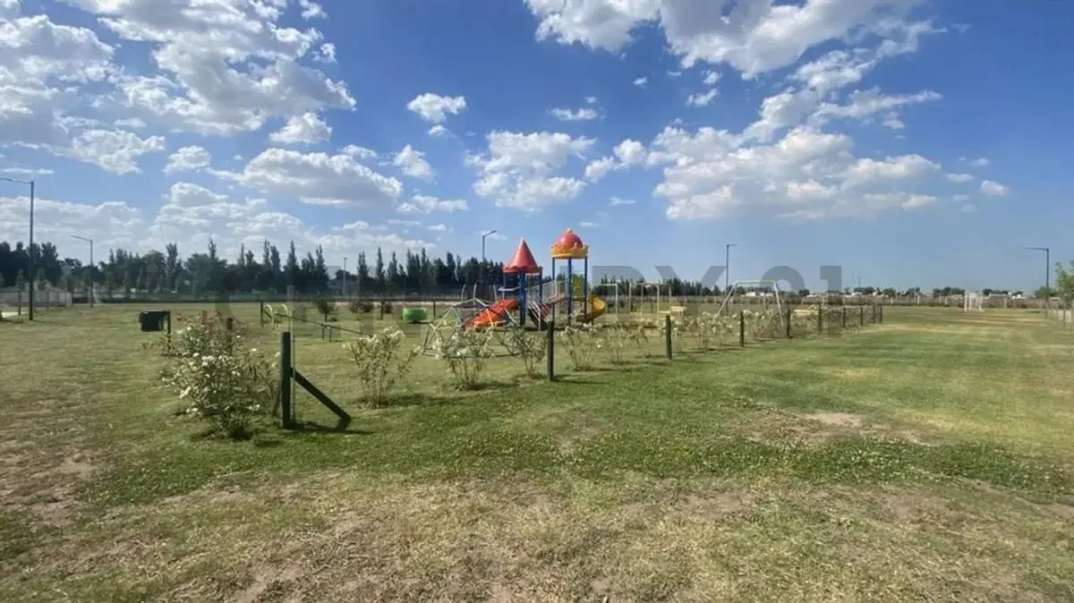 Lote en exclusivo Barrio Fincas Joven San Vicente 5