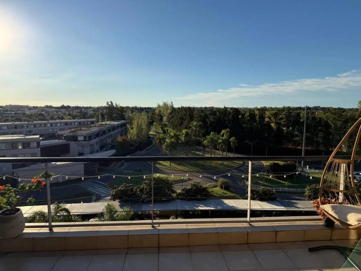 Monoambiente con entrepiso reciclado a nuevo en Bahía Grande, Nordelta - Edificio Studios 1 3