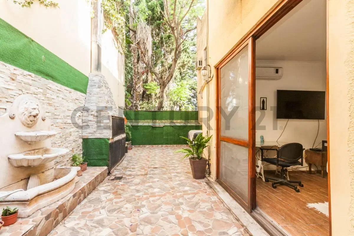 Depto 3 ambientes con patio y parrilla apto profesional en Lanusita 5