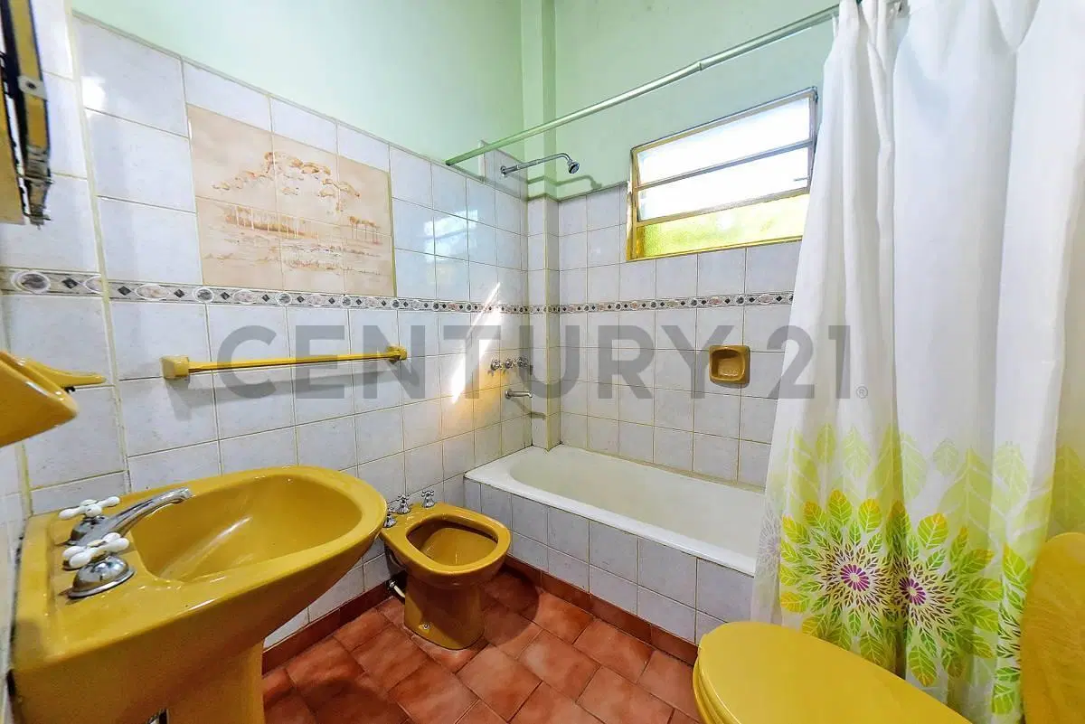 VENTA CASA 3 AMBIENTES CON PATIO EN MORÓN APTA CRÉDITO 3