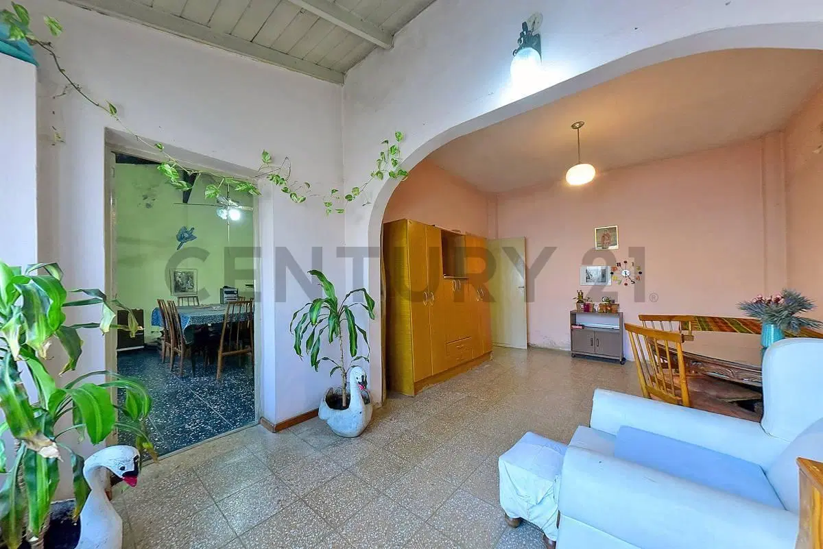 VENTA CASA 3 AMBIENTES CON PATIO EN MORÓN APTA CRÉDITO 2