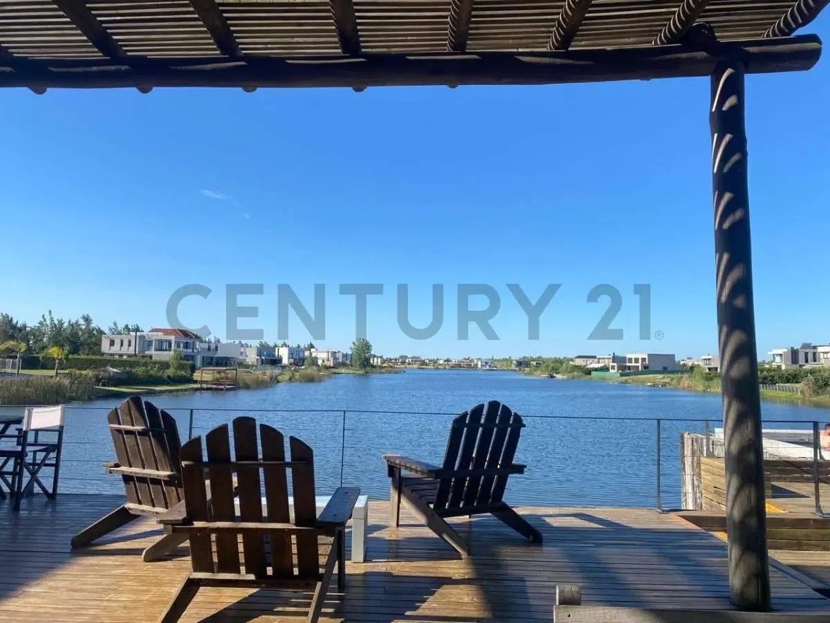 VENTA LOTE EN NAUDIR AL LAGO CENTRAL 4