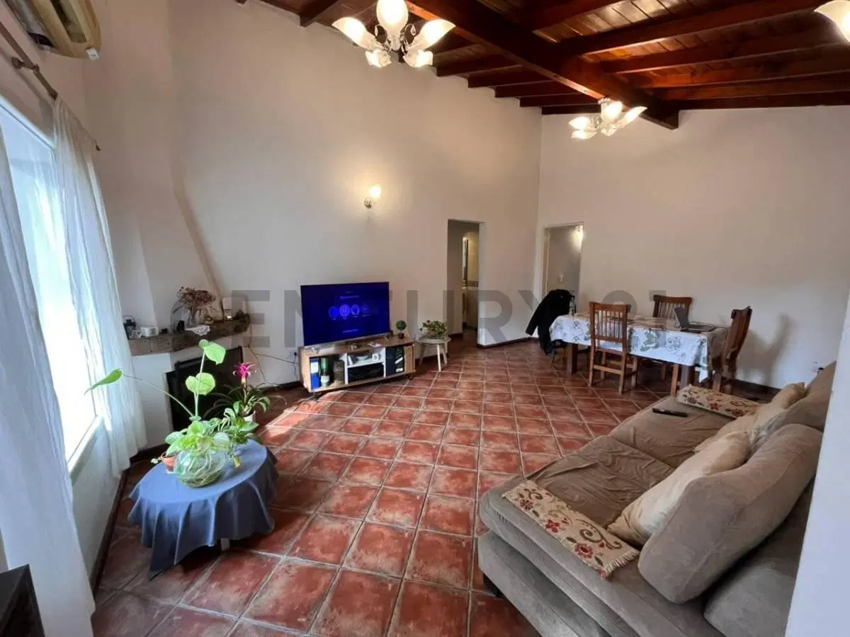 VENTA CASA 4 AMB Y DEPENDENCIA EN BARRIO CERRADO MAPUCHE EN PILAR 8