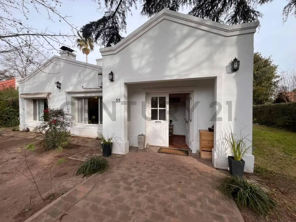 VENTA CASA 4 AMB Y DEPENDENCIA EN BARRIO CERRADO MAPUCHE EN PILAR 2