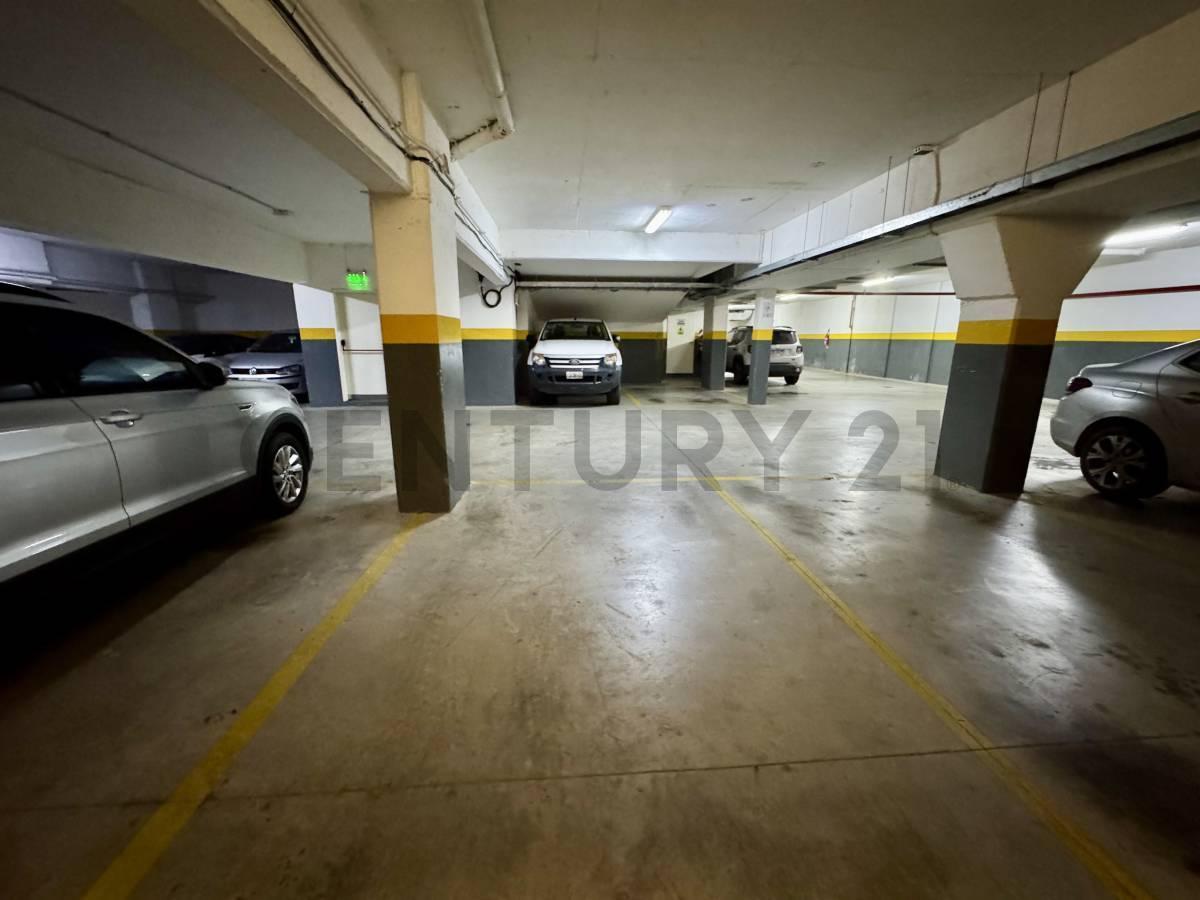 Foto de COCHERA FIJA CON BAULERA EN VENTA | MONSERRAT ZONA UADE, imagen 3
