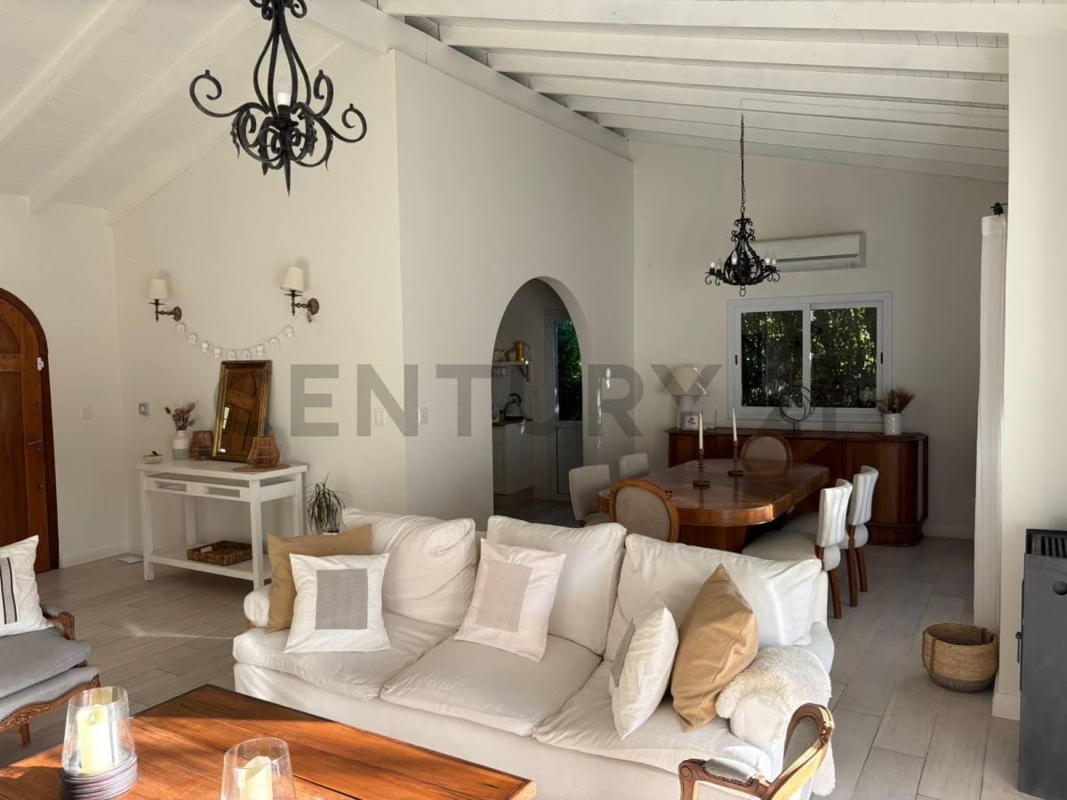Foto de ALQUILER CASA 3 AMBIENTES EN BARRIO CERRADO LAS GLORIAS, imagen 2