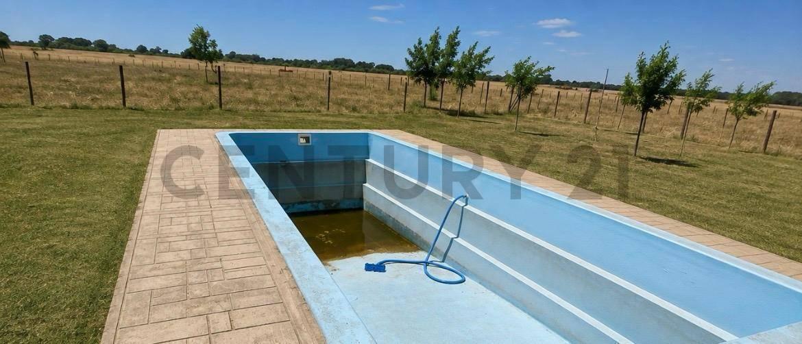 Foto de VENTA LOTE 7.088 M2 CON CASA EN CONSTRUCCIÓN 3 AMBIENTES Y PILETA, imagen 3