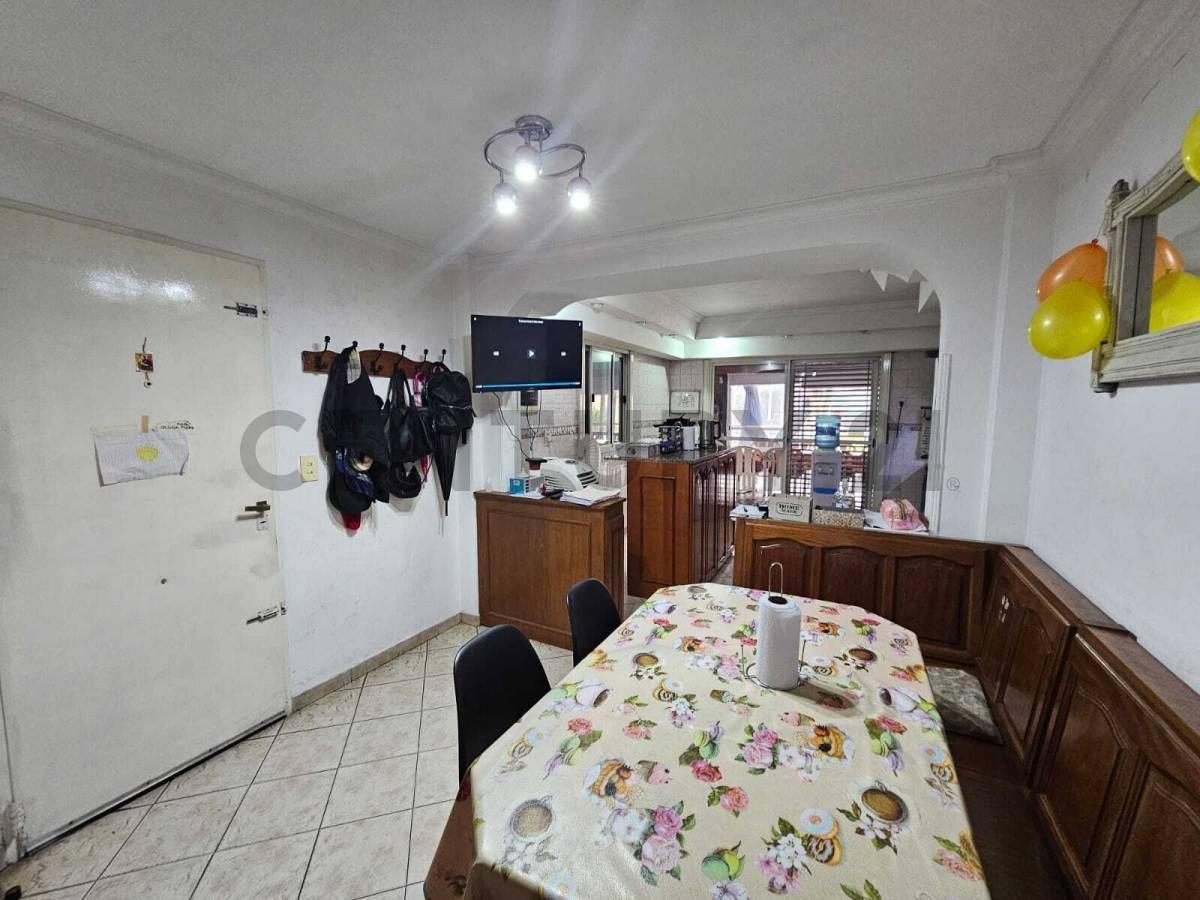 Foto de Casa de 5 ambientes en venta con pileta, quincho y amplio parque en, imagen 5