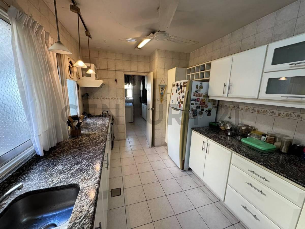 Foto de VENTA DEPTO 5 AMBIENTES, MAS DEPENDENCIA, CABALLITO, imagen 5