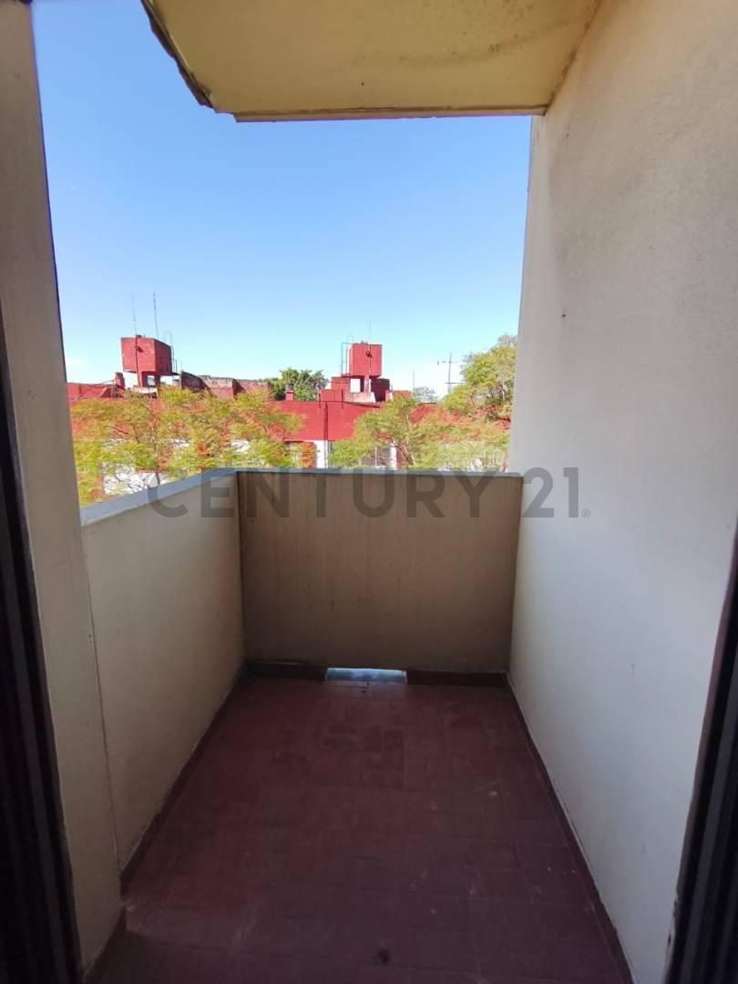 Foto de VENTA DPTO 4 AMB CON BALCÓN EN FLORES, imagen 1