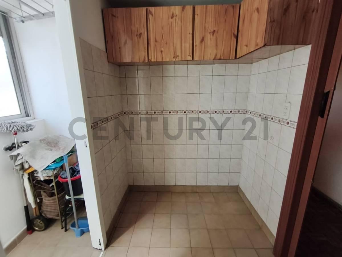 Foto de VENTA DPTO 4 AMB CON BALCÓN EN FLORES, imagen 3