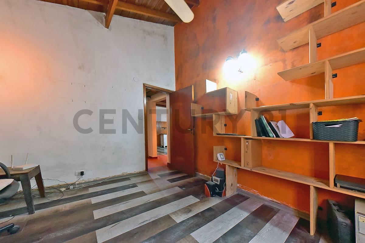 Foto de VENTA CASA 4 AMBIENTES CON PILETA LOTE 1425M2 EN YEI PORÁ, imagen 4