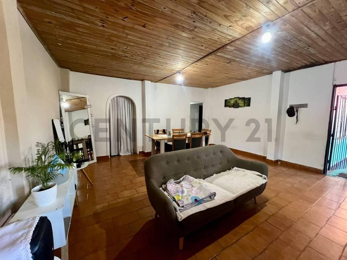 Foto de VENTA CASA 4 AMB EN ITUZAINGO NORTE + DEPTO 2 AMB INDEPENDIENTE (APTO, imagen 2