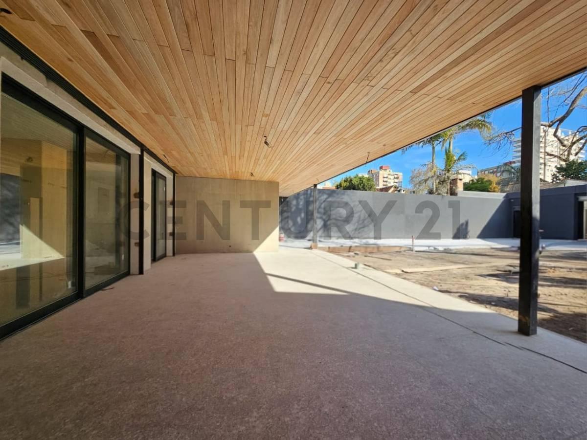 Foto de Casa en venta en Vicente López | 5 dormitorios, 3 suites, piscina y, imagen 3