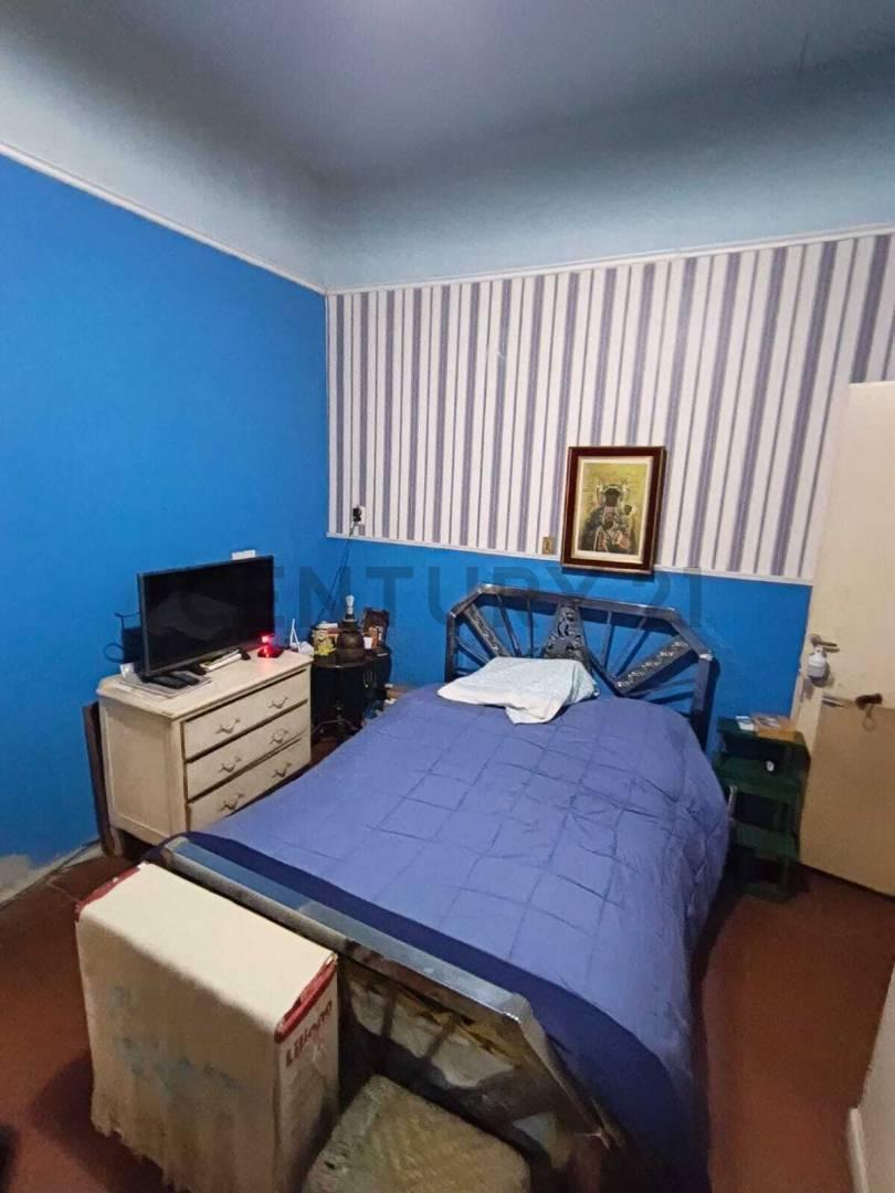 Foto de VENTA – CASA 4 AMBIENTES + ESCRITORIO, CON PARQUE, EXCELENTE UBICACIÓN, imagen 3