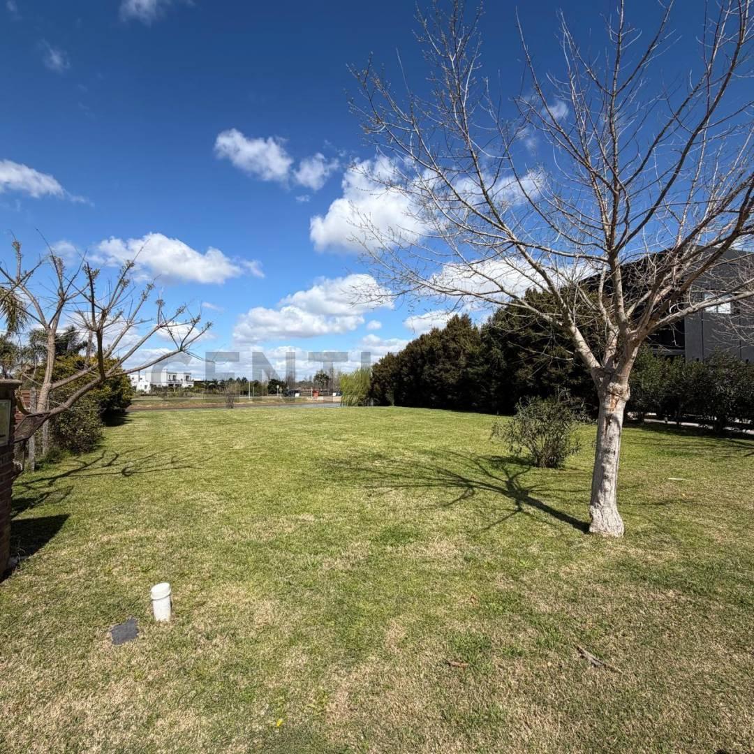 Foto de Lote En Venta Al Agua en El Cantón Barrio Islas | 848m² | Excelente, imagen 3