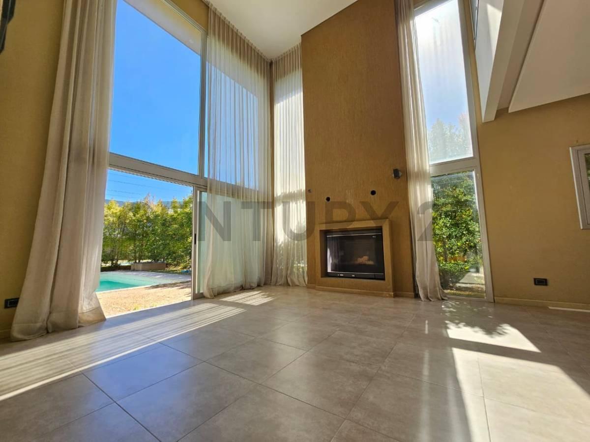 Foto de Casa moderna en venta en Las Tipas, Nordelta | Lote interno 504 m² |, imagen 1